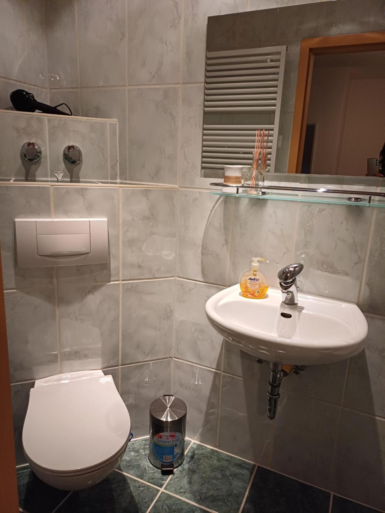 Thüringer Zimmer Suhl Exterior foto